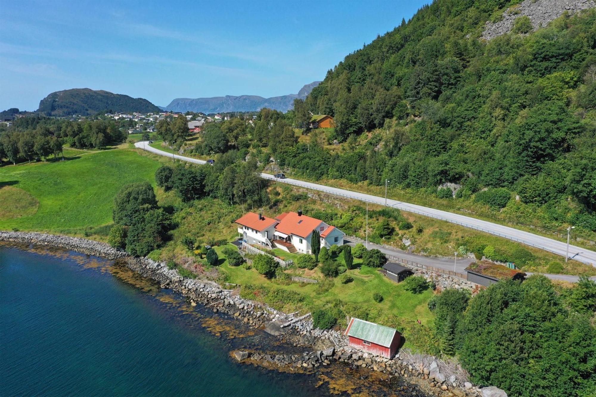Skogstad * Selje